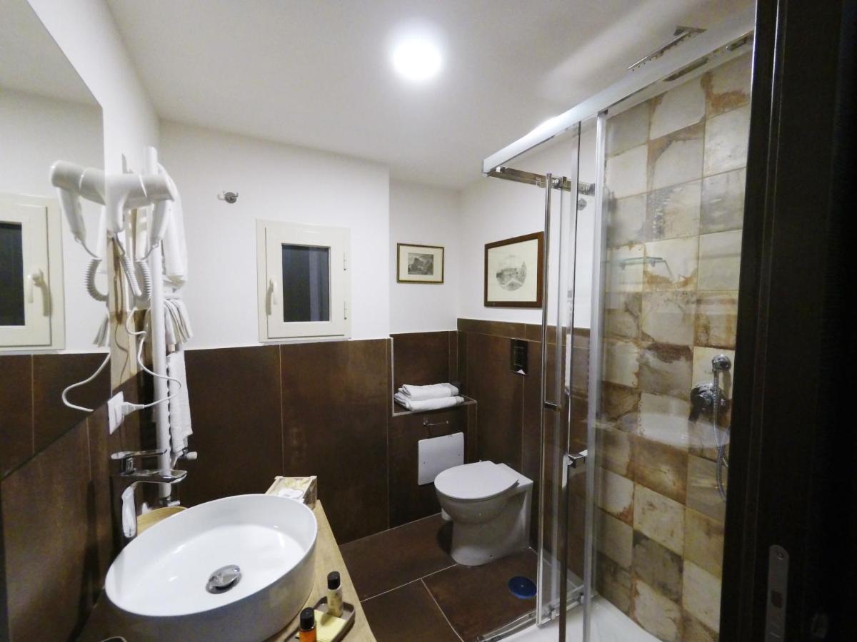 Questo Rinascimento Casa Newman Naples Exterior photo